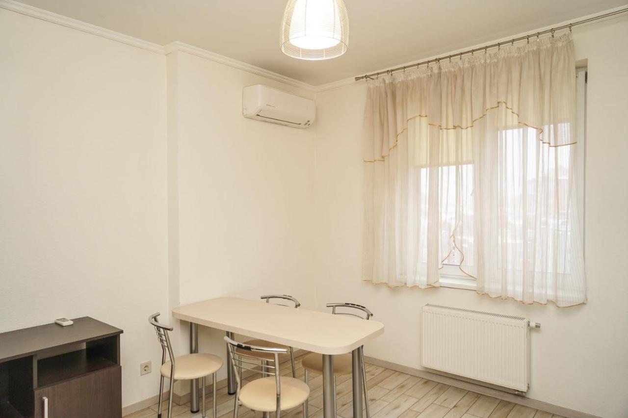 Kyiv Apartment On Chornovola 27 Dış mekan fotoğraf
