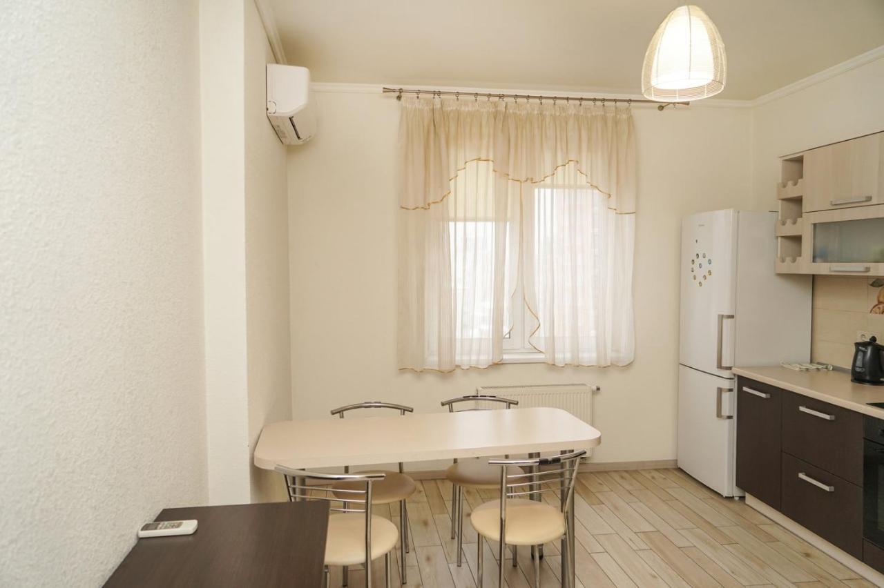Kyiv Apartment On Chornovola 27 Dış mekan fotoğraf